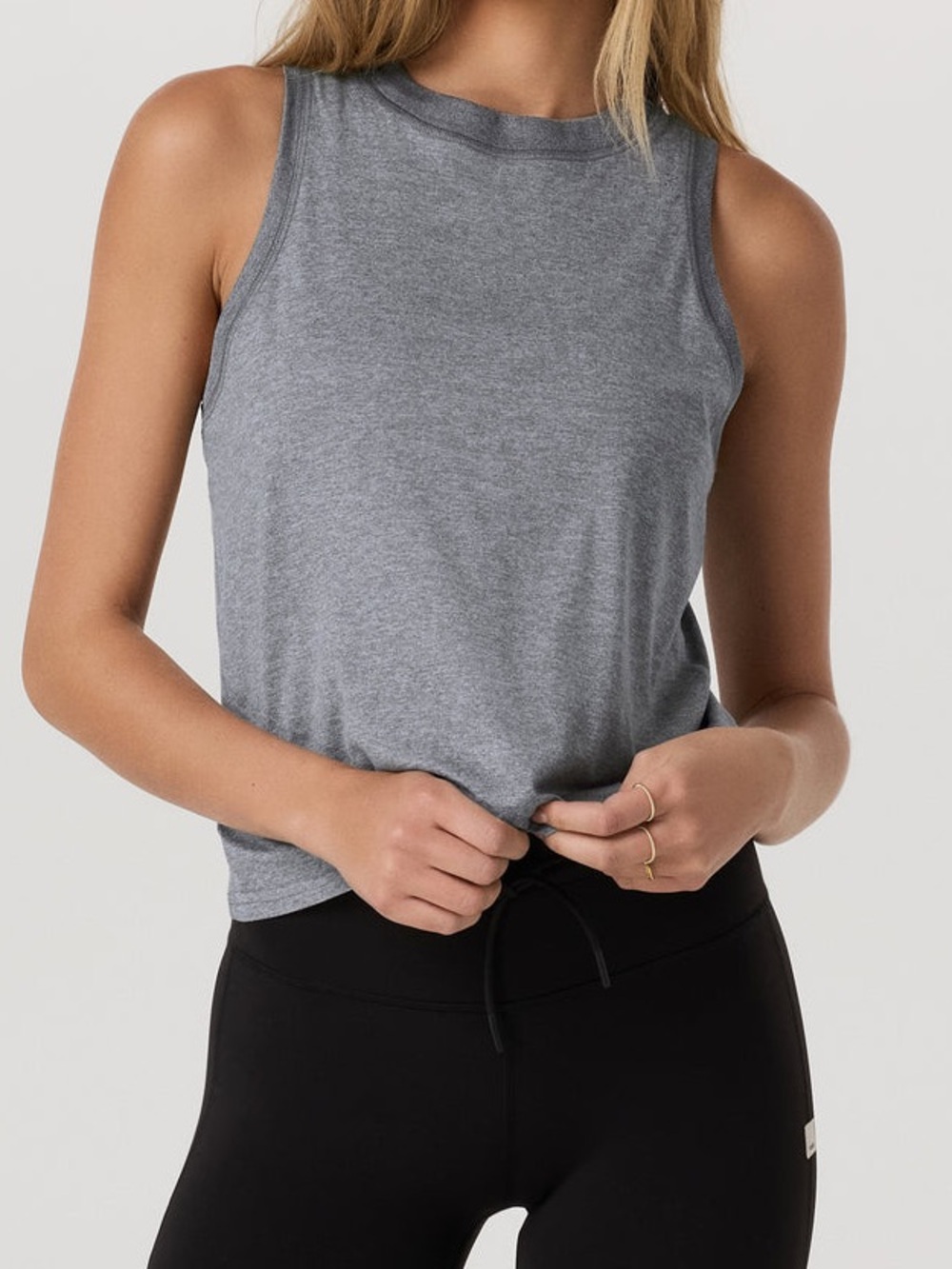 Vuori High Neck Sporty
Energy Tank Tops Bundle - Black & Heather Gray Size S